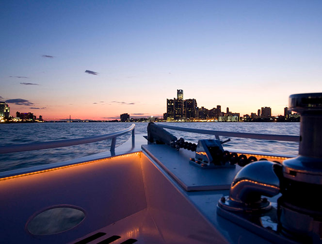 luxury yacht rental detroit